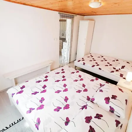 Prázdninový dům Modern Robinson Nane